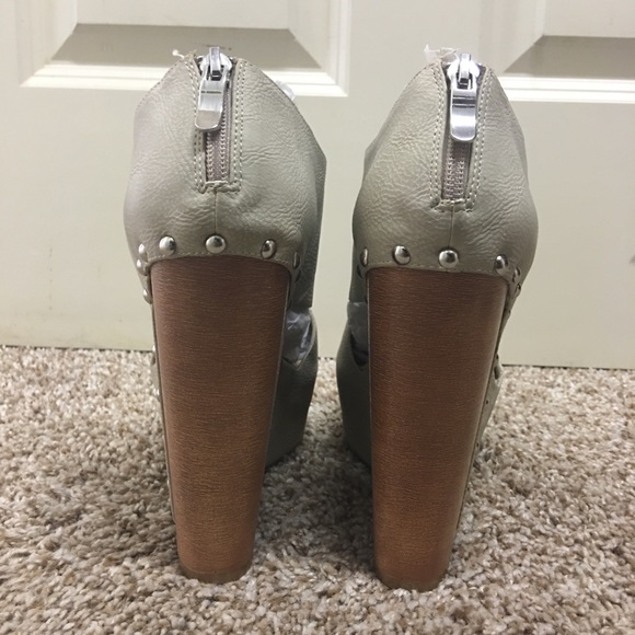 Chinese Laundry Jam Session Studded Wedges - Picture 3 of 3